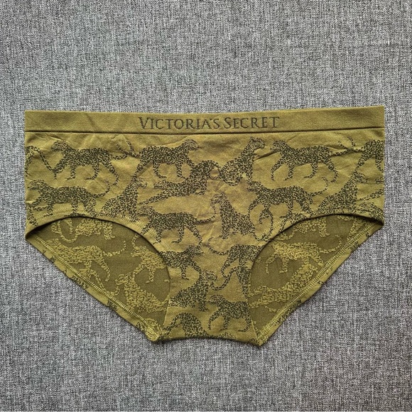 NWT Victoria’s Secret Seamless Hiphugger Panty Green Chameleon Leopards Medium - Picture 3 of 6
